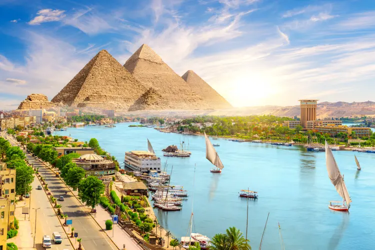 egypt river nile cruise with pyramids view